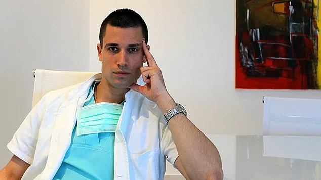 E medic specialist, dar dintr-un motiv incredibil are probleme cu pacientele sale