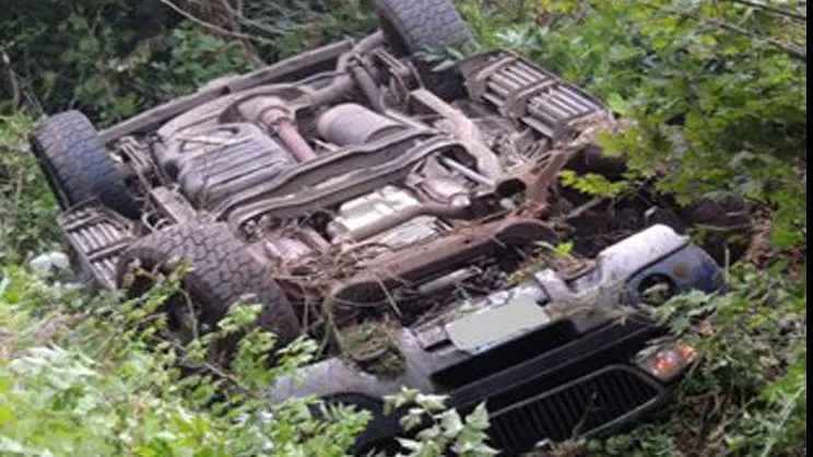 Un microbuz a căzut într-o prăpastie, cel puțin 15 morți