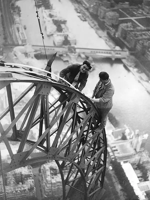 Cum a fost construit Turnul Eiffel. Ce era înainte acolo. DURERE în ridicarea simbolului Parisului