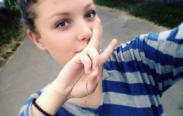 La doar 15 ani, duce o luptă dură cu leucemia. Cu un simplu SMS îi poţi salva viaţa Adrianei