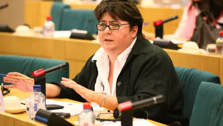 Alina Mungiu atacă dur diaspora românească: ”lumpendiaspora”, ”o masă jalnică”, manipulată 