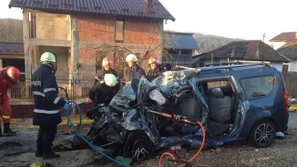 Accident grav soldat cu un mort şi patru răniţi. Şoferul care a provocat accidentul era beat