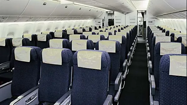 Nu te gândeai la asta. Primul detaliu pe care-l văd la tine însoțitorii de zbor când urci în avion