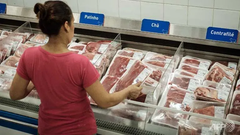 Brazilia: scandalul cărnii ia proporții catastrofice. Interdicții pe scară largă la exporturi