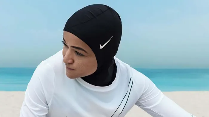 Brandul Nike lansează în premieră o colecţie dedicată musulmanilor