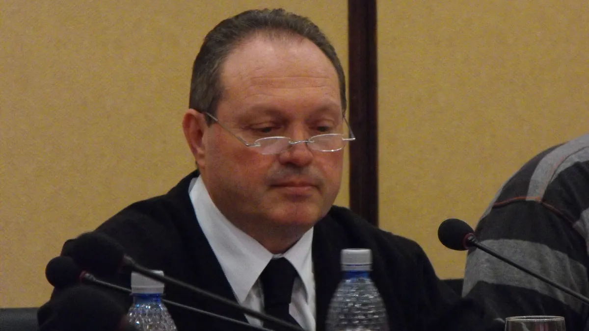 Reacţia ABERANTĂ a unui director de spital, după ce pacienţii au filmat gândaci în saloane