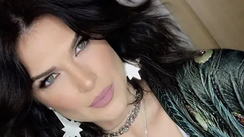 Monica Bîrlădeanu, accident pe covorul roşu la premiile Gopo