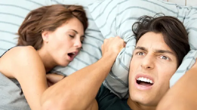 Soţia lui sforăia prea tare.Ce a făcut soţul noaptea, timp de 15 ani.Când a aflat, femeia a DIVORŢAT