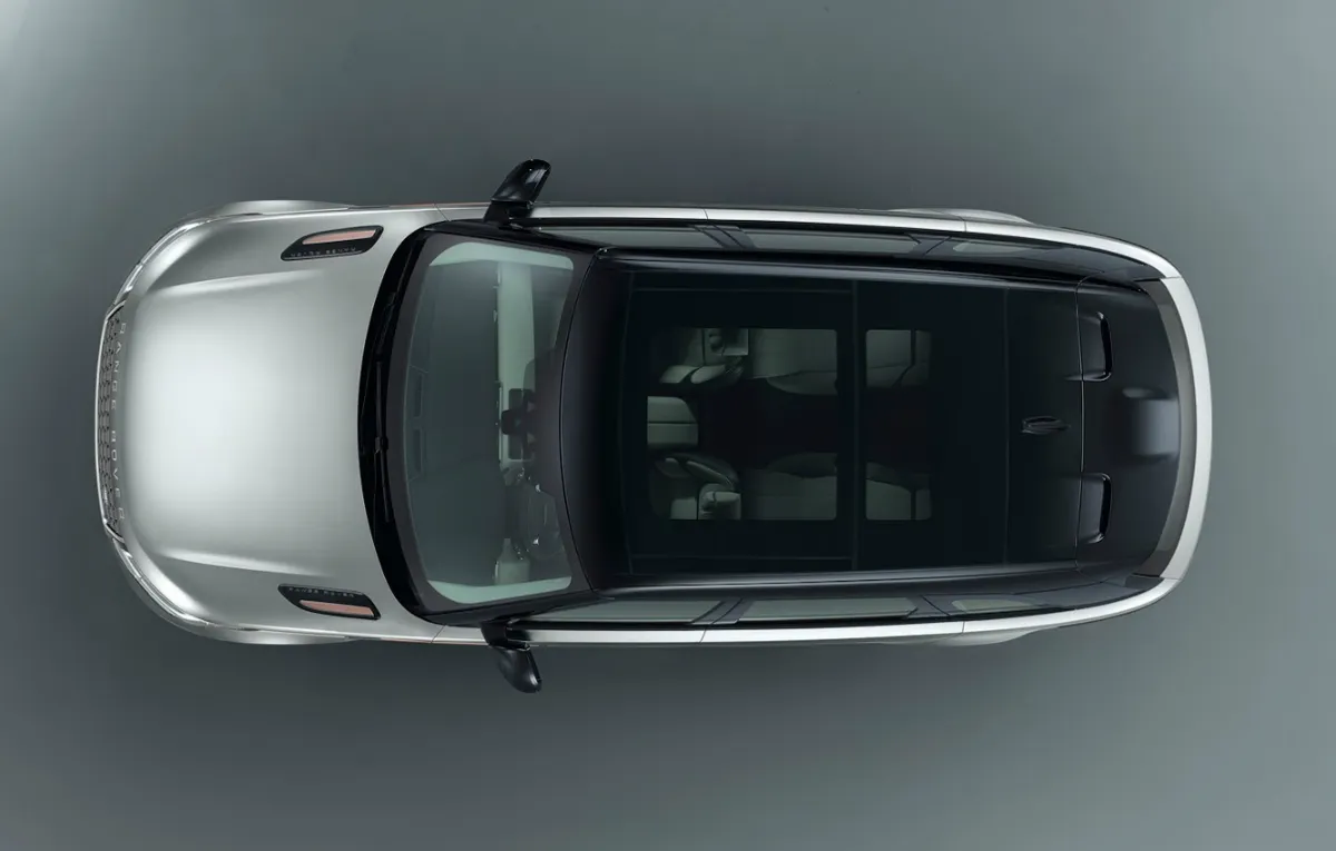 Range Rover vine tare pe turnantă. Ameninţă BMW X4, Porsche Macan și Audi Q5. Cum arată noul Velar