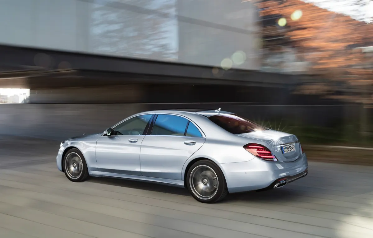 Cum arată noul Mercedes S-Class. Aşteptarea a luat sfârşit. Bolidul, dezvăluit