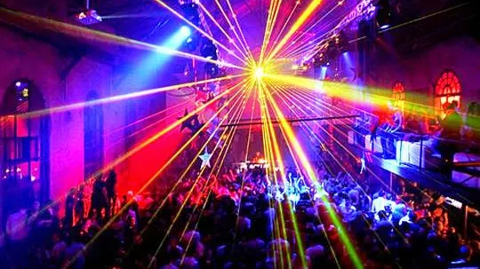 Ce se întâmplă dacă mergi în club în noaptea de Înviere