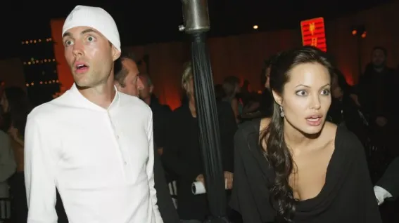 De ce este furios Brad Pitt pe Angelia Jolie? Se pare că acesta este motivul real al divorțului lor