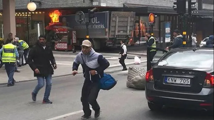 Atac la Stockholm. Martorii povestesc clipele de groază: "Am văzut trupuri acoperite cu cearșafuri"