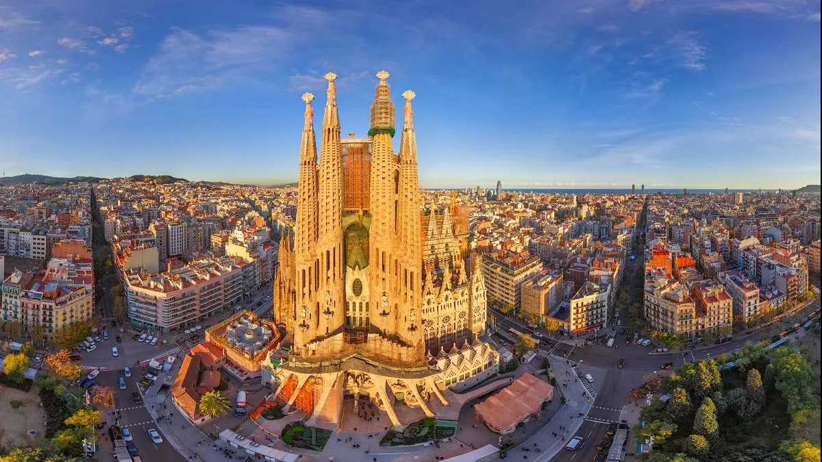 Oferte city break Barcelona. Reduceri mari, azi, de la Vola.ro