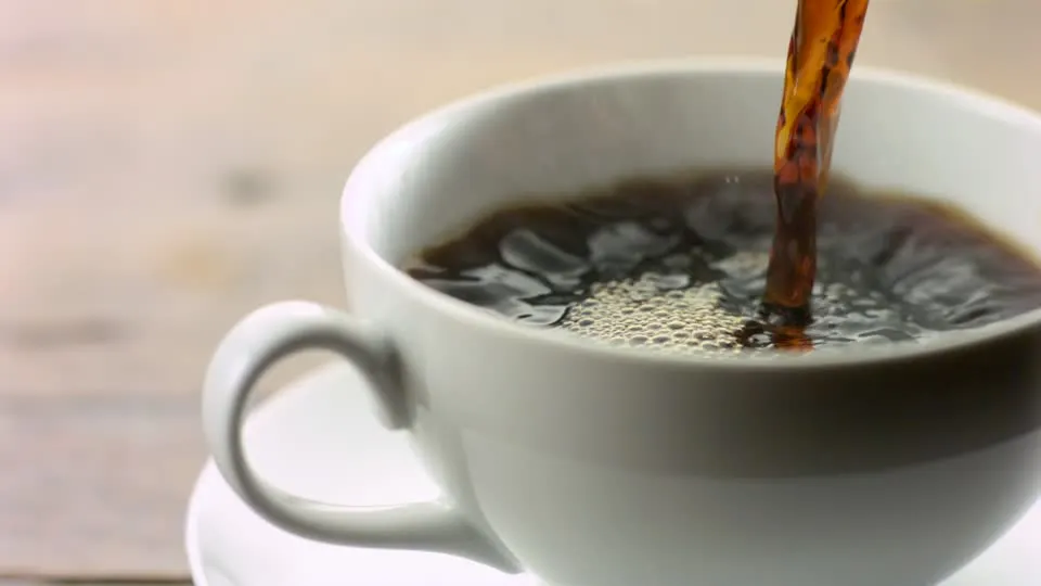 Ce se întâmplă dacă bei cafea preparată cu o zi în urmă