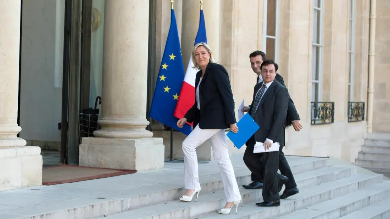 Lovitură pentru Le Pen. Succesorul ei în fruntea FN, învins de acuzațiile de negaționism