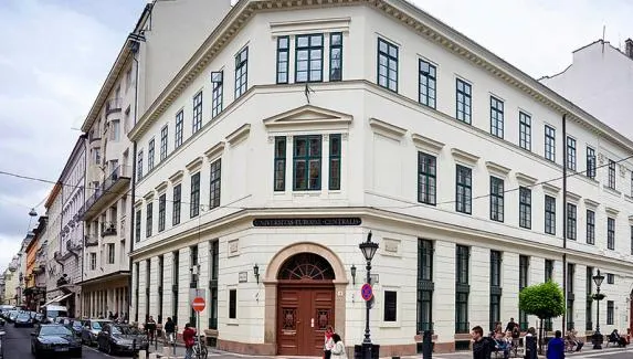 Protest pro Soroş în Bucureşti, pentru susţinerea Universităţii CEU, din Budapesta