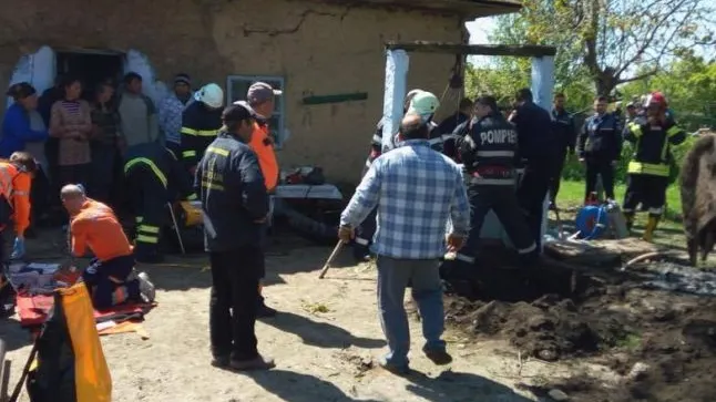 Mărturia mamei copilului de 2 ani salvat din fântână. Cum a căzut micuţul în puţul de 16 m