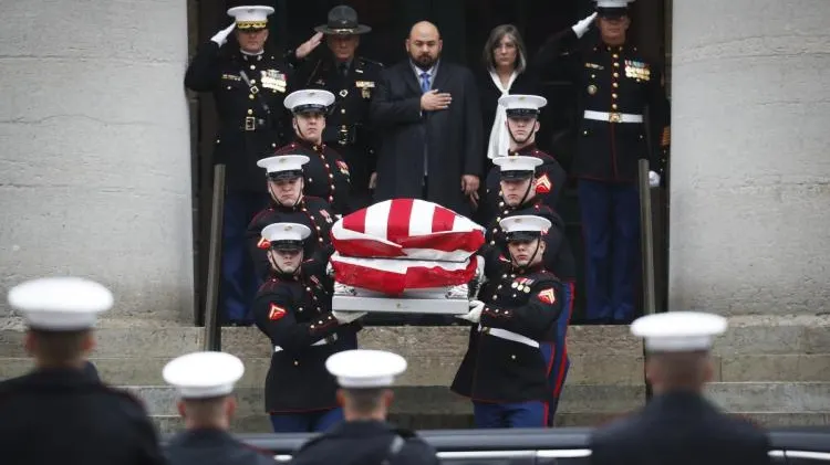 Ultimul zbor printre stele. Astronautul John Glenn a fost înmormântat cu onoruri militare