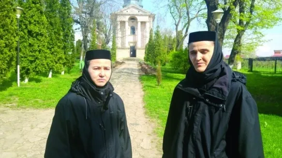 Guvernul Bolojan a luat în vizor călugării și măicuțele