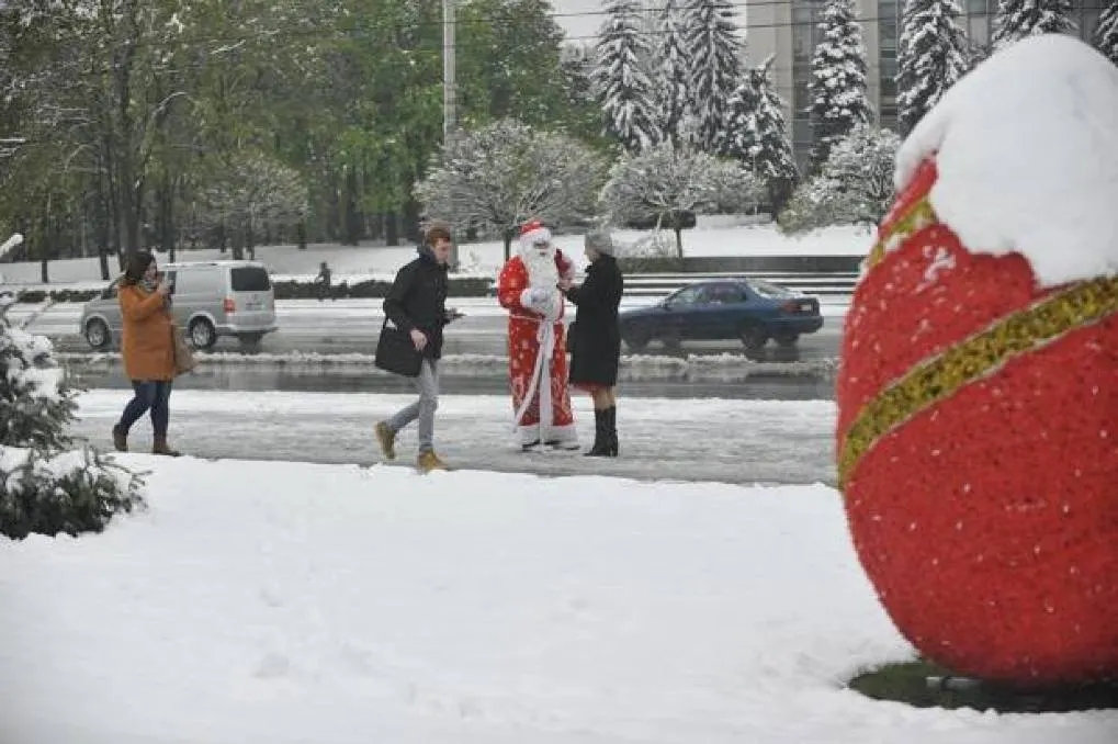 Scene INCREDIBILE surprinse în Chişinău, în luna aprilie