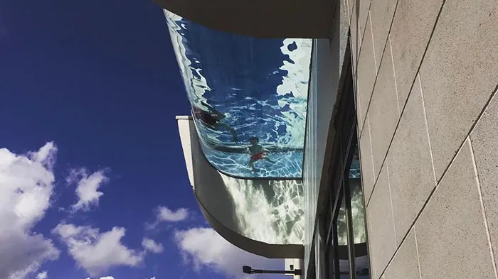 Îți taie respirația! Cea mai periculoasă piscină din lume. Ai curaj să intri în ea?