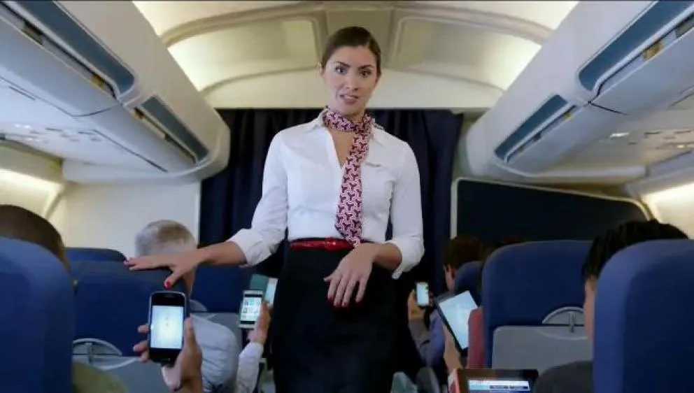 O fostă stewardesă a dezvăluit un secret din zborul cu avionul. Nu știai asta