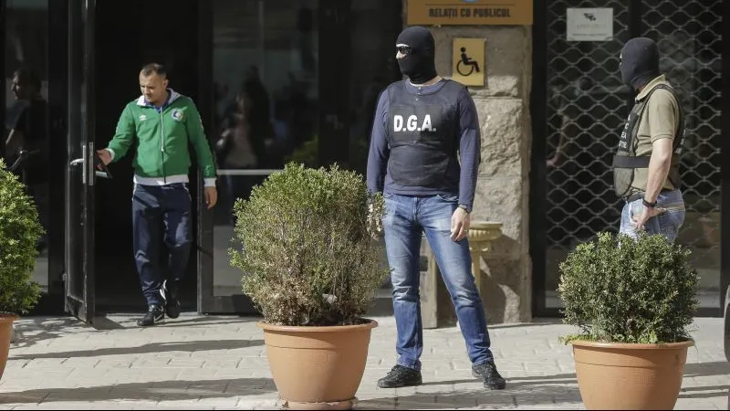 Dosarul devalizării CFR Marfă: 21 de persoane au fost reţinute, inclusiv directorul Mihuţ Crăciun
