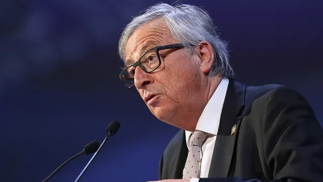 Ce telefon deține președintele Comisiei Europene, Jean Claude Juncker? Nu o să-ți vină să crezi