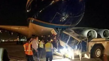 Accident pe aeroportul din Los Angeles: opt persoane au fost rănite