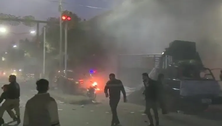 Atac terorist sângeros: cel puțin 25 de morți în Pakistan