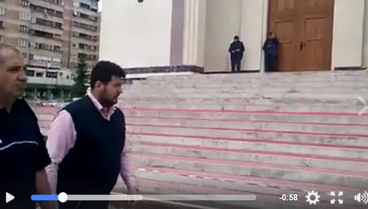 Șocant. Un bărbat care filma treptele încălzite ale catedralei din Oradea a fost arestat!