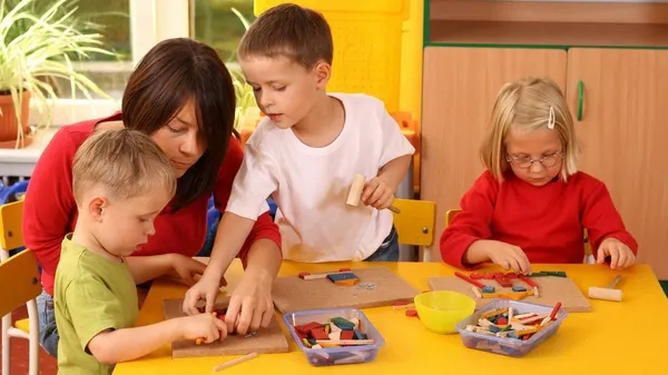 Reînscrierile în învățământul preșcolar vor începe luni