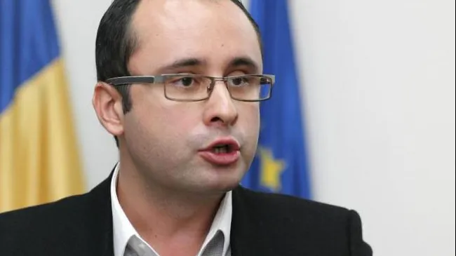 Bușoi și-a depus candidatura la șefia PNL. Cine sunt cei 100 de liberali care-l susțin