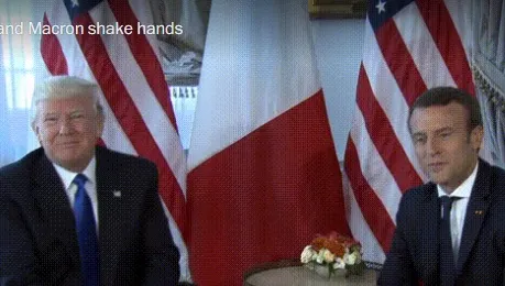 Donald Trump, prima întâlnire cu Emmanuel Macron. Strângerea de mână, nu tocmai "cordială"