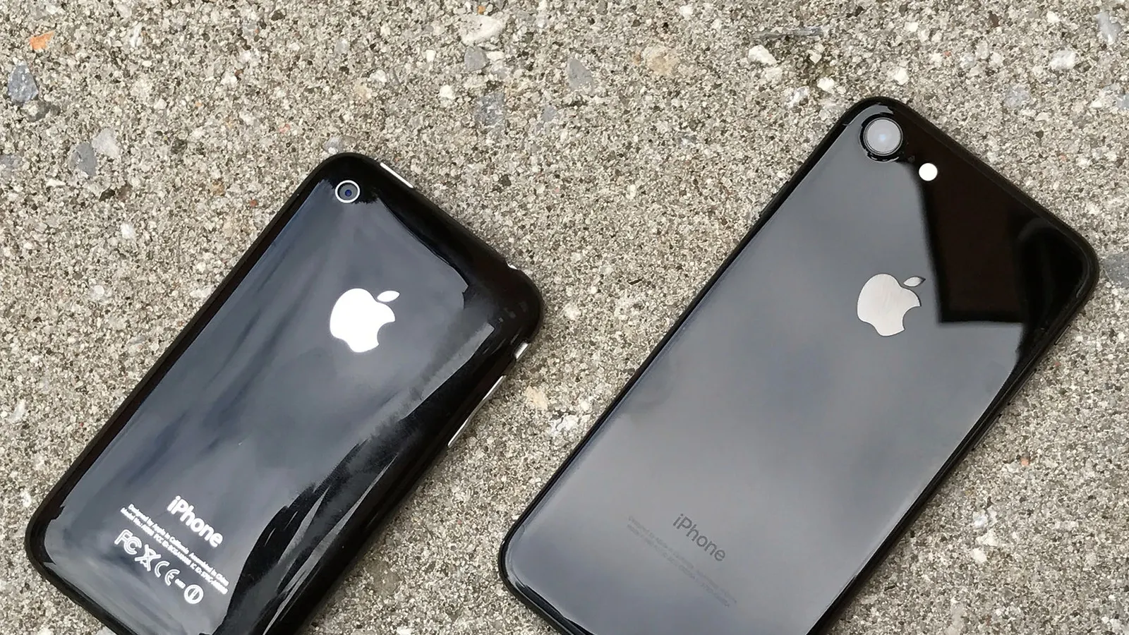 Cum sunt cheltuiţi banii bucureştenilor. Ce instituţie cumpără Telefoane Iphone7 pentru angajaţi