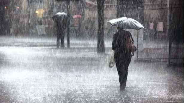 Ploi şi temperaturi scăzute. Meteorologii au emis o informare de vreme rea