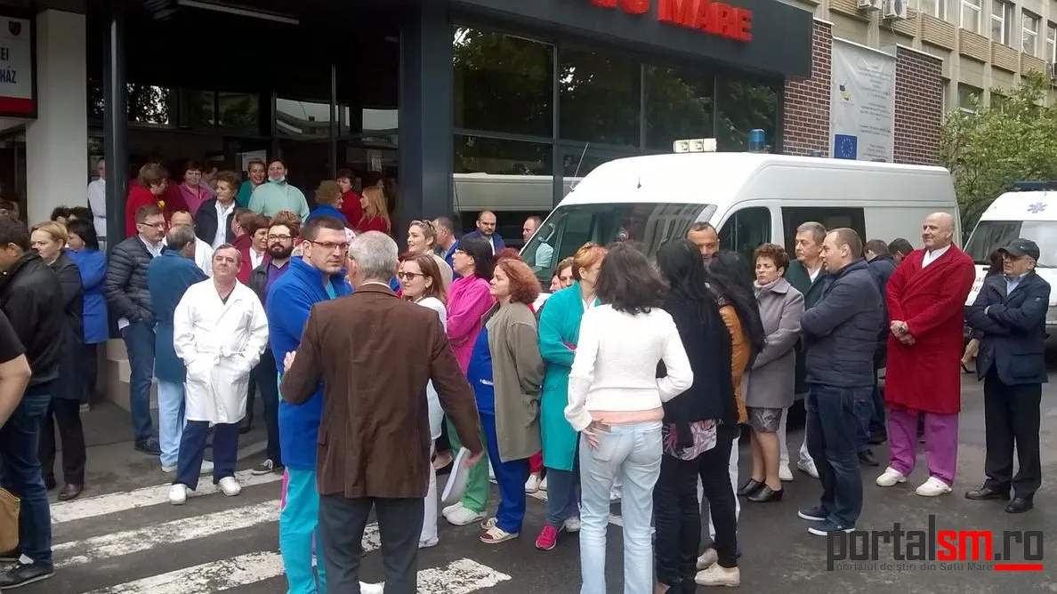 Protest la Spitalul Judeţean din Satu Mare. Cauza: lipsa medicamentelor