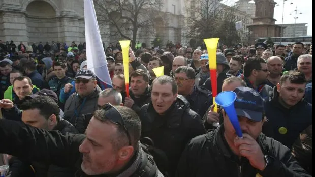 Grevă japoneză în administrația locală! Peste 120.000 de funcționari publici au oprit lucrul
