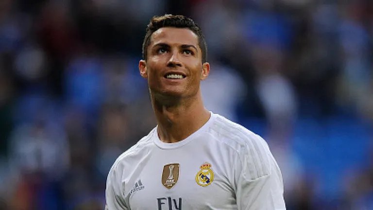 Cristiano Ronaldo uimeşte. Ce jucători i-ar putea sufla "Balonul de Aur"