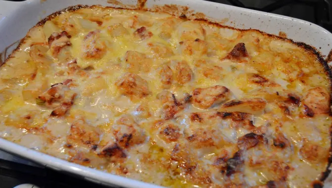 Iată rețeta ideală de cartofi carbonara! Este o mâncare super gustoasă