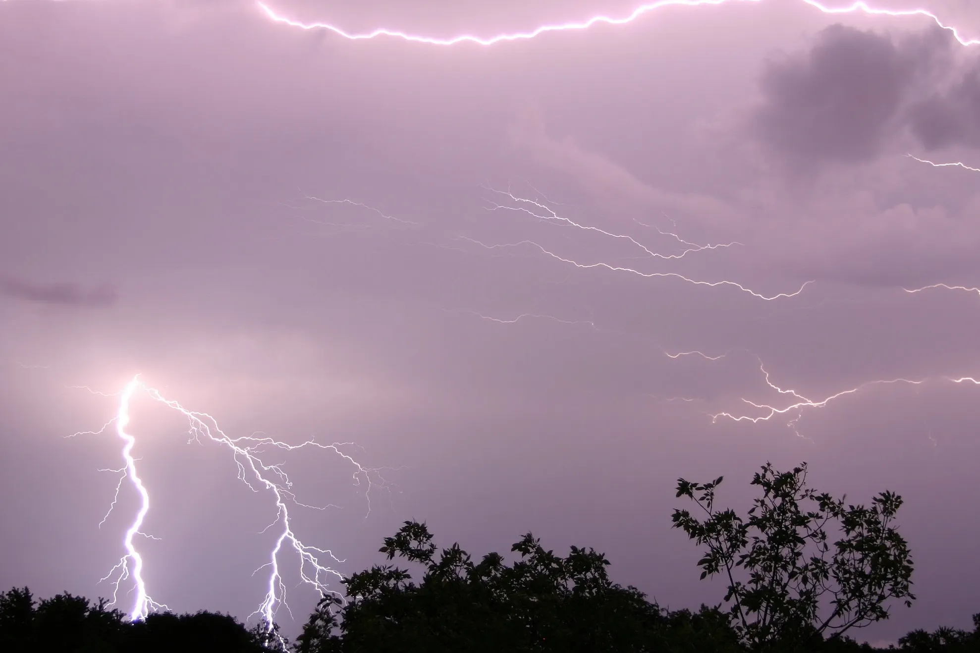 Informare meteo! Vin ploile în aproape toată ţara