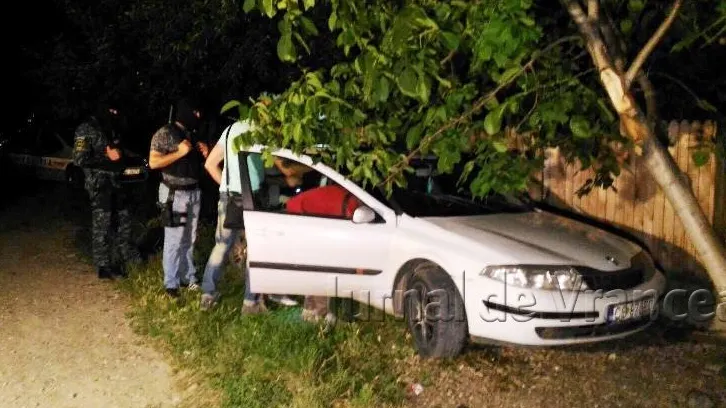 Răfuială cu furci şi topoare: 4 morţi pe o stradă din Focșani. Doi suspecți, dați în urmărire 