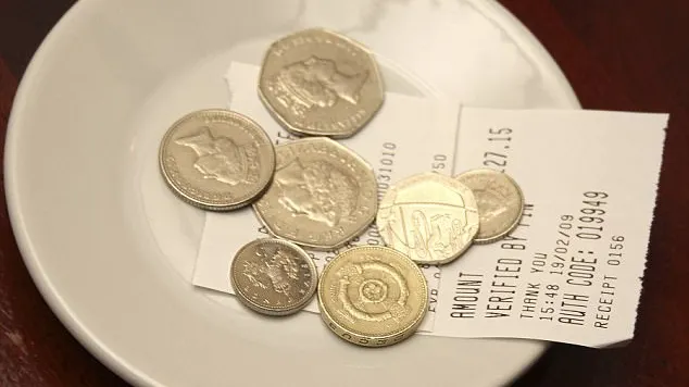 Cât bacşiş ar trebui să laşi unui ospătar, în funcţie de ţara pe care o vizitezi. Aici este INTERZIS