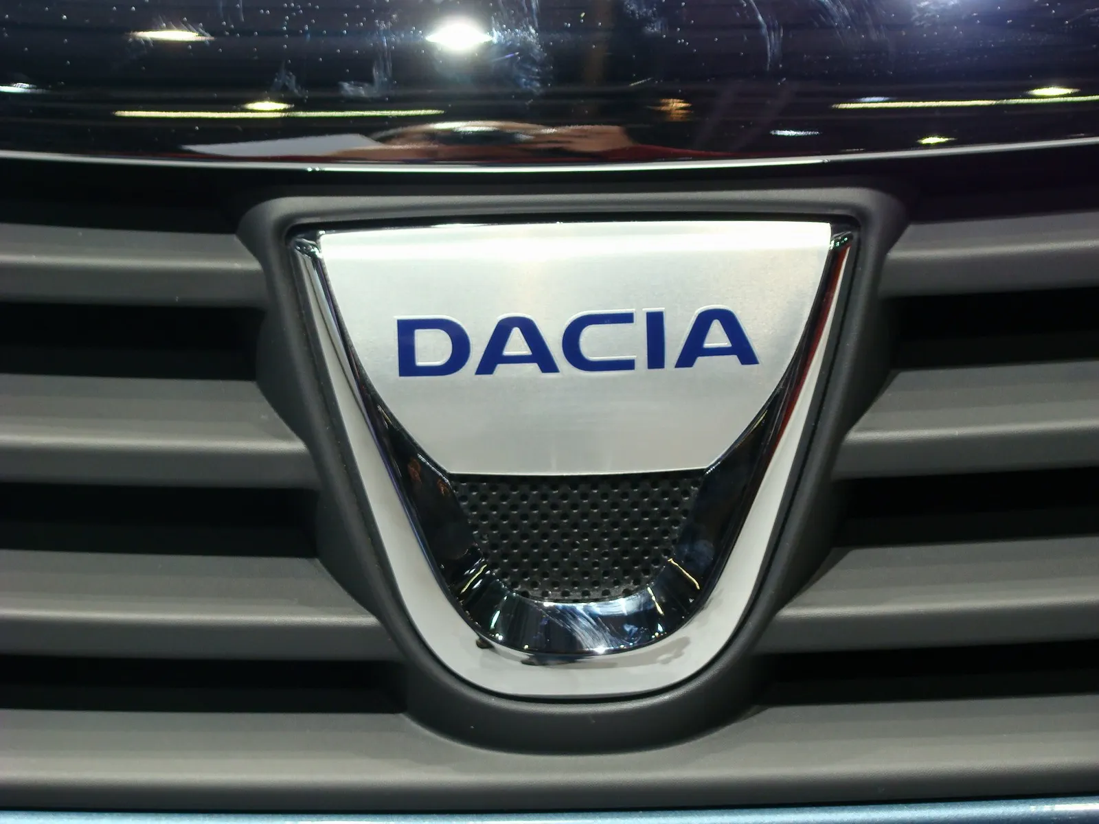 Cum arată Dacia 1302, pe care Ceauşescu a vrut-o pentru clasa muncitoare. A trecut neobservată