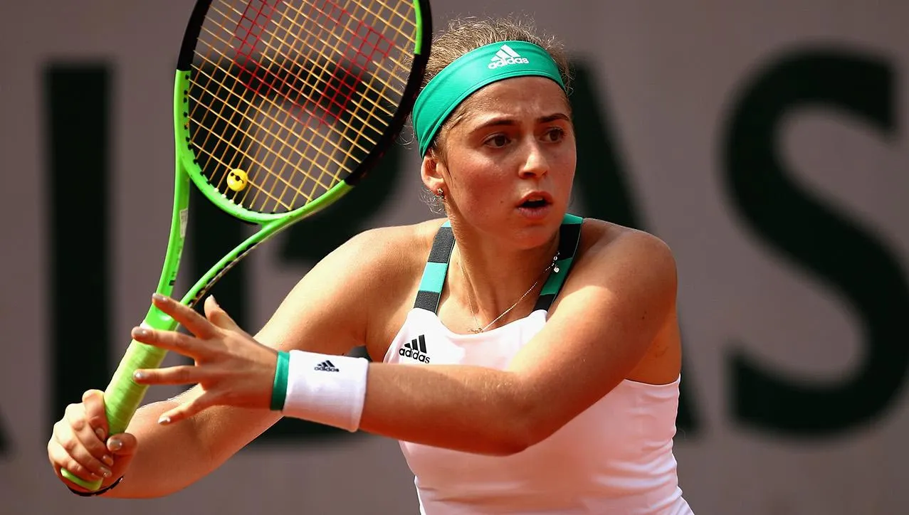 Simona Halep. Cine este Jelena Ostapenko, adversara româncei din finala RG. Totul despre letonă