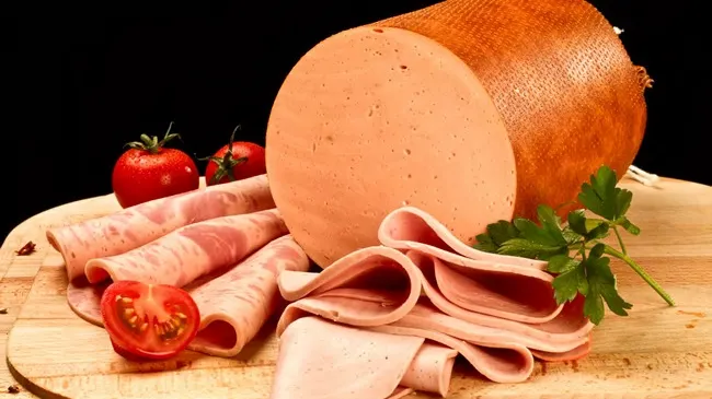 Ce este, de fapt, parizerul din supermarketuri. Mai mănânci vreodată?