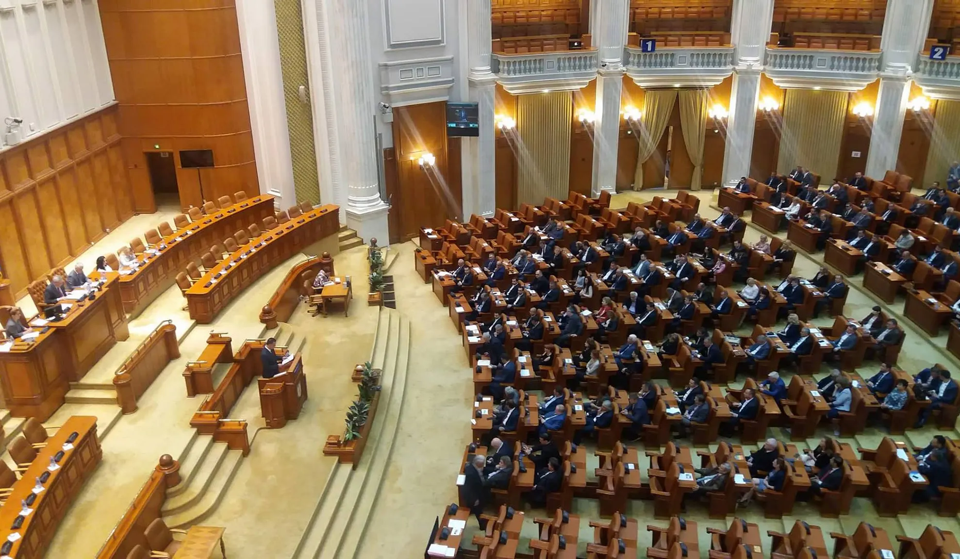 Moțiunea de cenzură, publicată în M. O. Executivul îndeplinește doar acte administrative