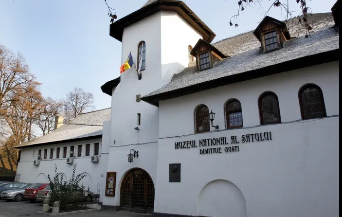 Scandal la Muzeul Satului din Capitală. Drapelul României, interzis în clădire 