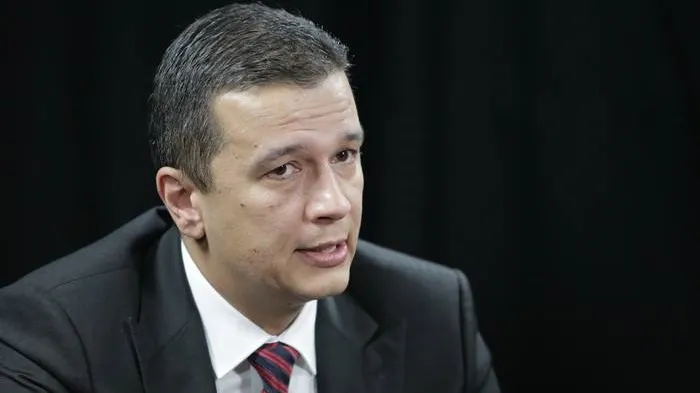 Bloomberg: prim-ministrul român este de părere că ”Macron poate impulsiona reforma UE”